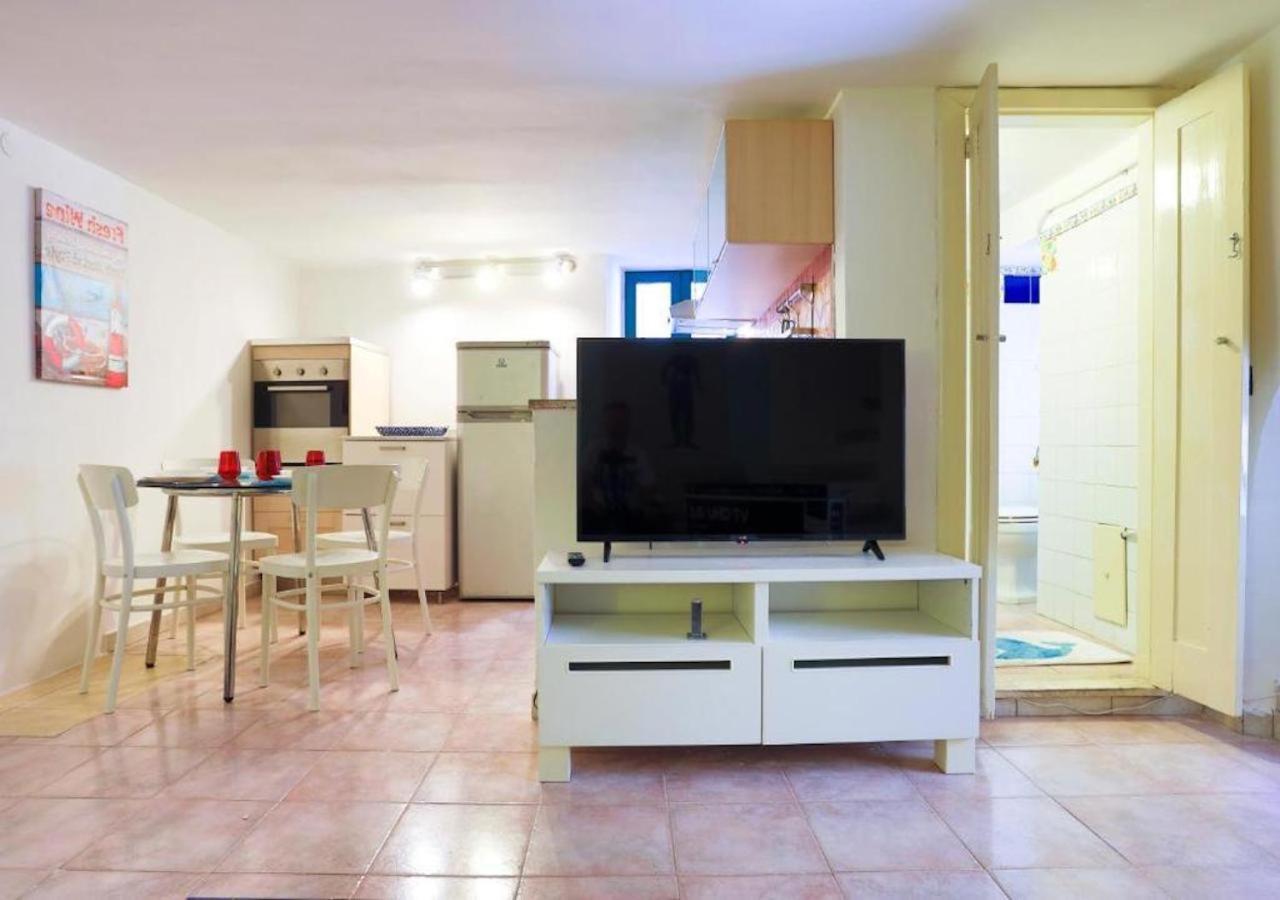 La Tata Home Salernes Extérieur photo